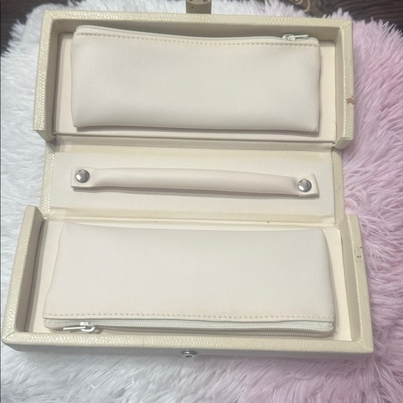 Cream Rectangular Jewelry Box - Picture 2 of 4